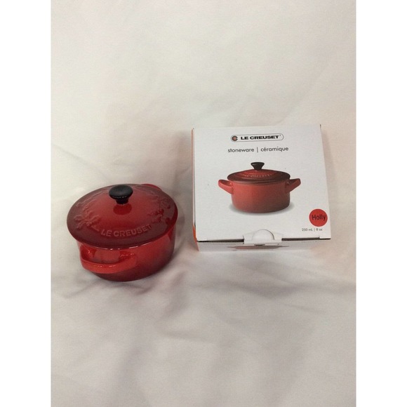 NIB Le Creuset Stoneware Petite Round Casserole Mini Cocotte Cerise Holly 8oz - Picture 10 of 10